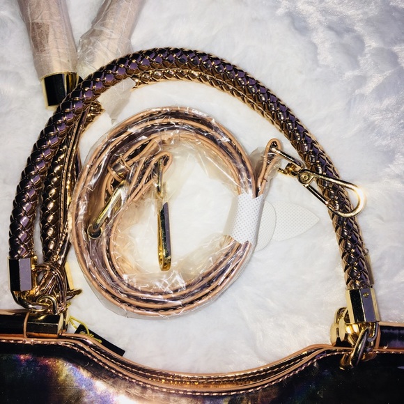 👜🌹🤩bebe Metallic Natalia Rose Pink Handbag $129 - Picture 3 of 8